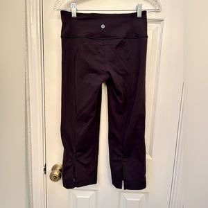 Mid-rise Lululemon flare cropped legging.